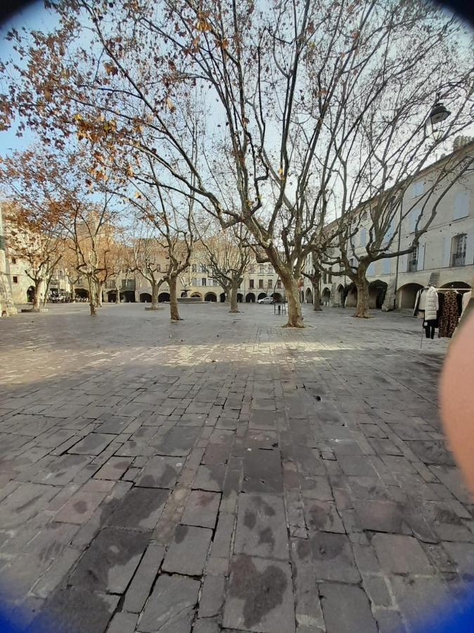 Petit cocon en plein centre historique d'Uzès - Place aux herbes en zone piétonnière Exterior foto